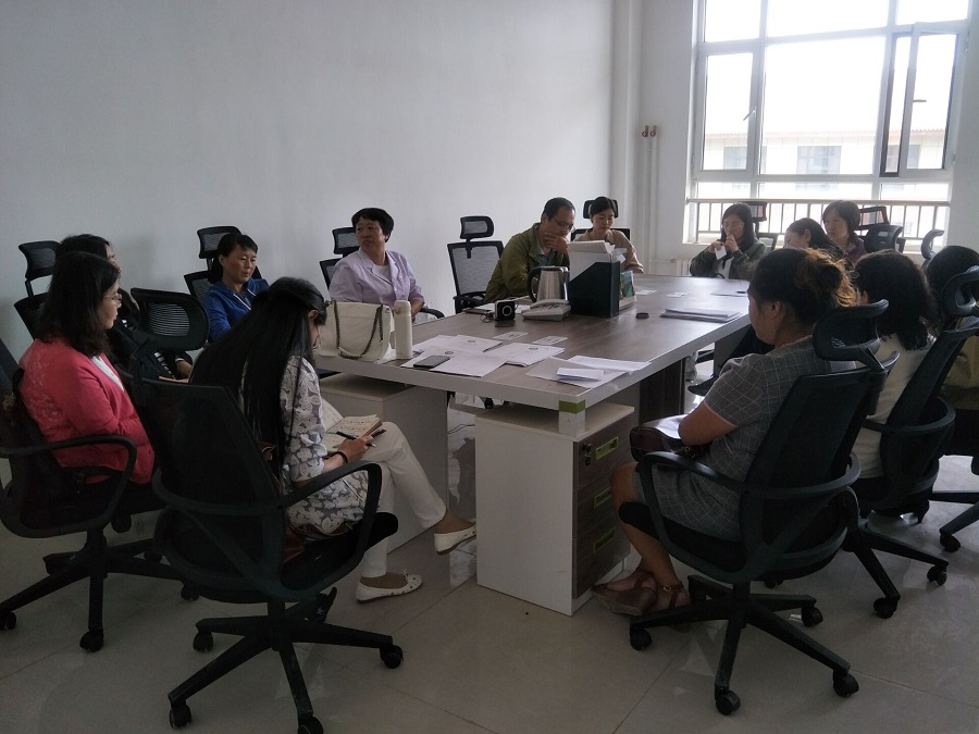 1536195246050010153.jpg 18-19系部工作会议照片3.jpg