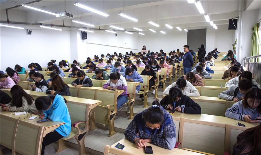 1619597563194003307.jpg 赛场.jpg