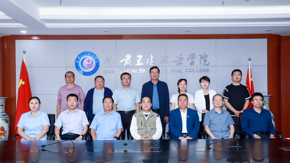 2023年9月18日 社会主义核心价值观南梁精神宣传教育考察、调研座谈会 (14)_调整大小.jpg